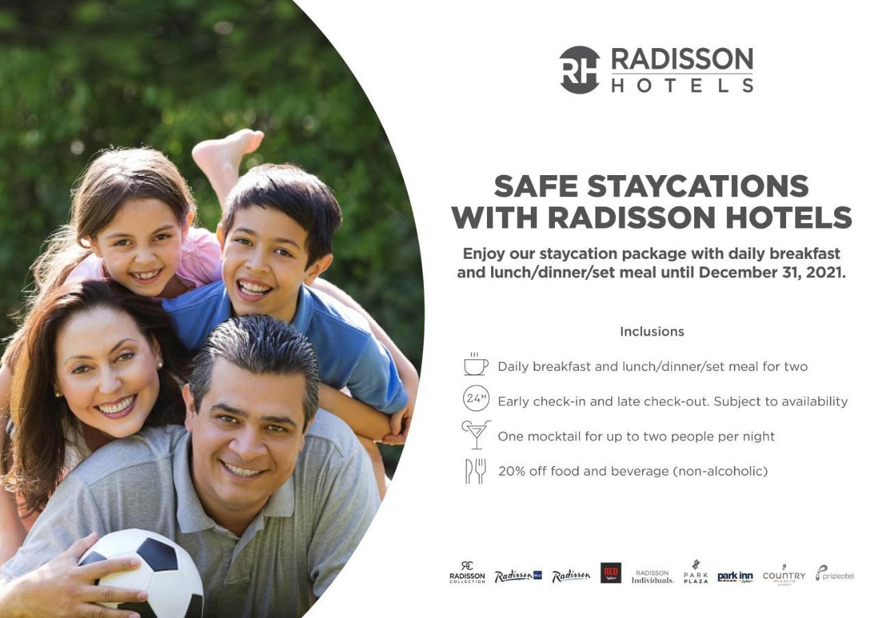 Radisson Blu Hotel, Greater Noida Εξωτερικό φωτογραφία A Radisson Hotels advertisement