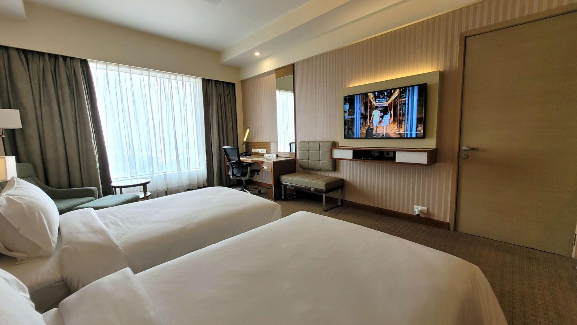 Radisson Blu Hotel, Greater Noida Εξωτερικό φωτογραφία Deluxe room