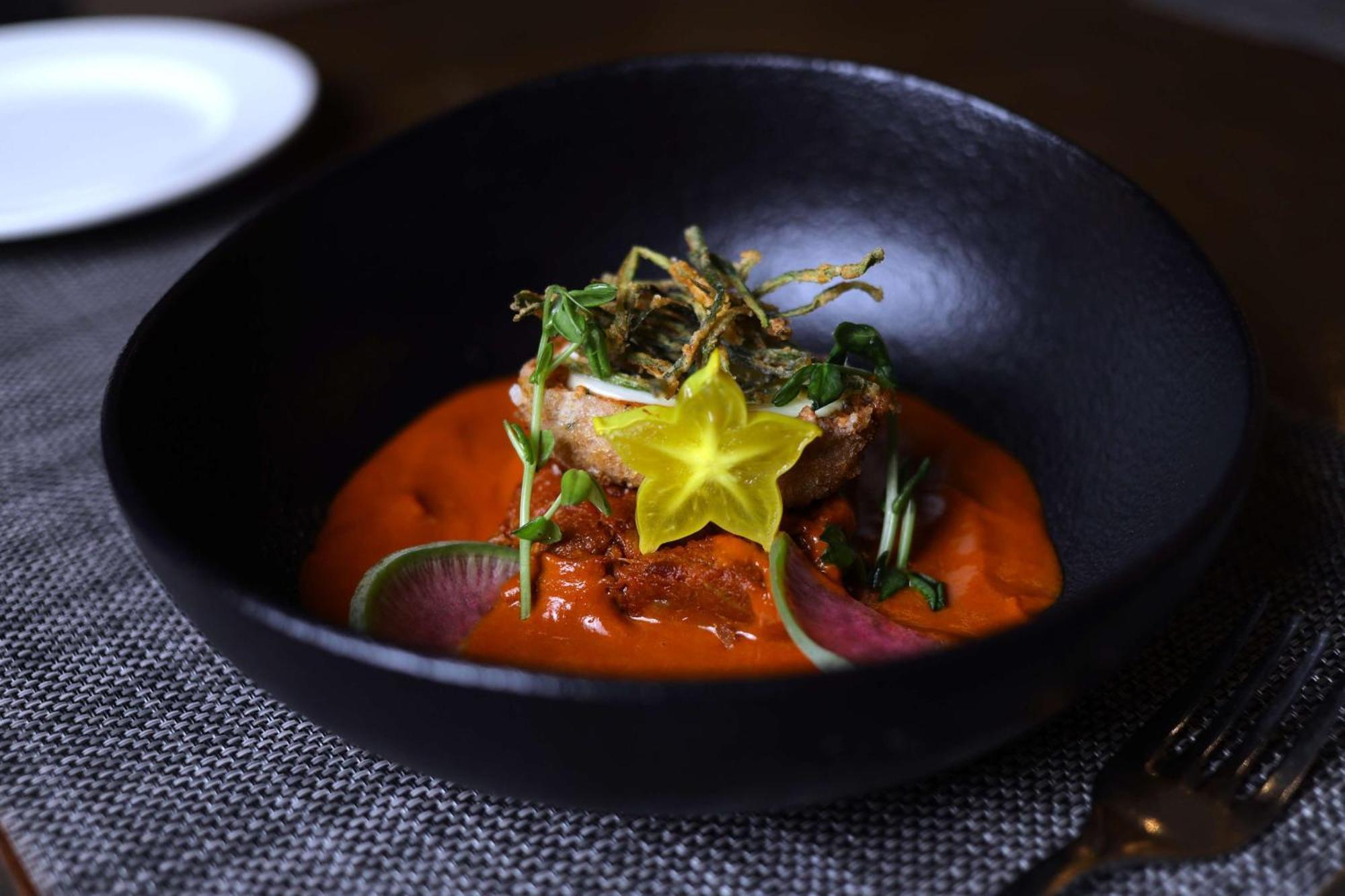 Radisson Blu Hotel, Greater Noida Εξωτερικό φωτογραφία A dish at the restaurant