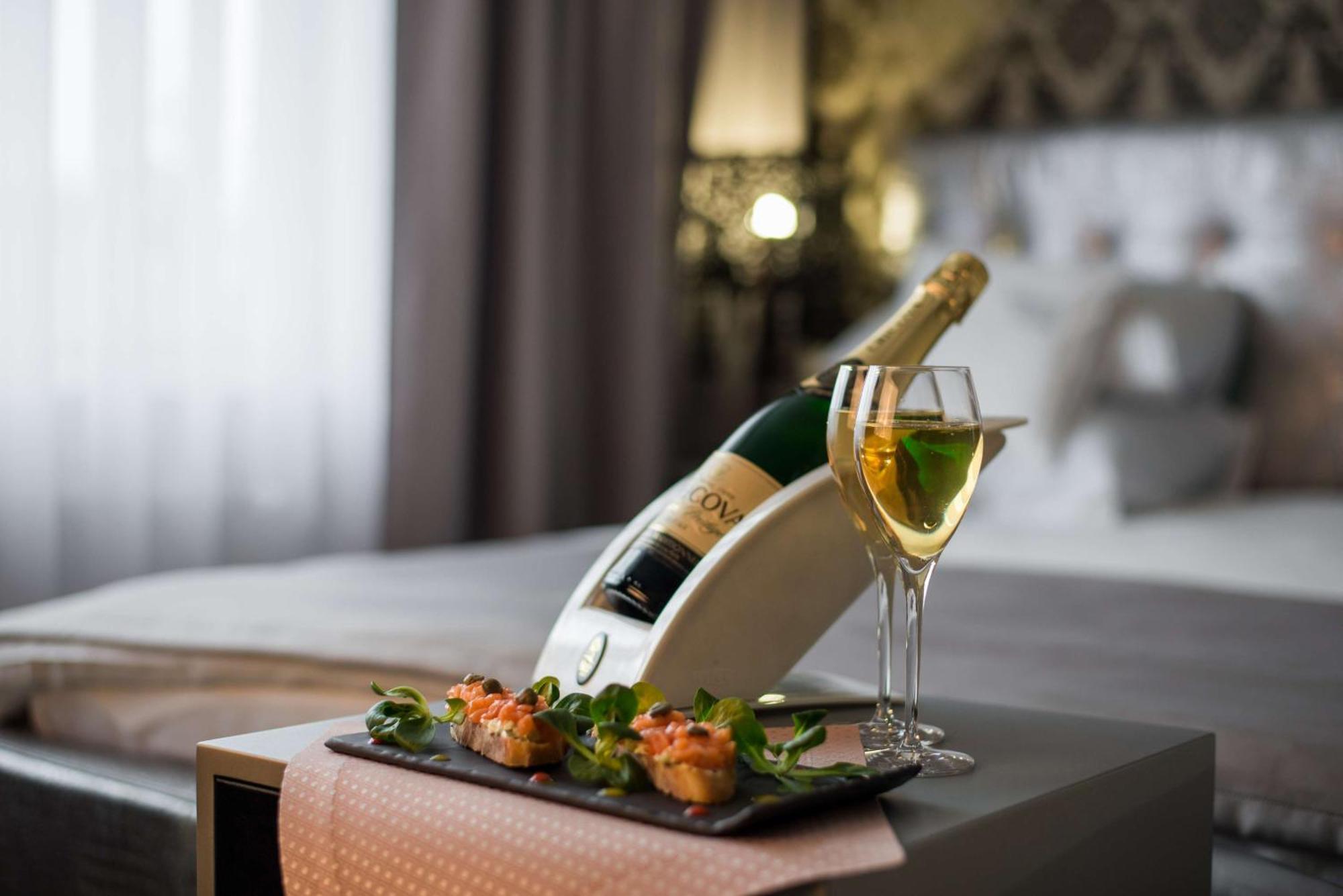 Radisson Blu Hotel, Greater Noida Εξωτερικό φωτογραφία