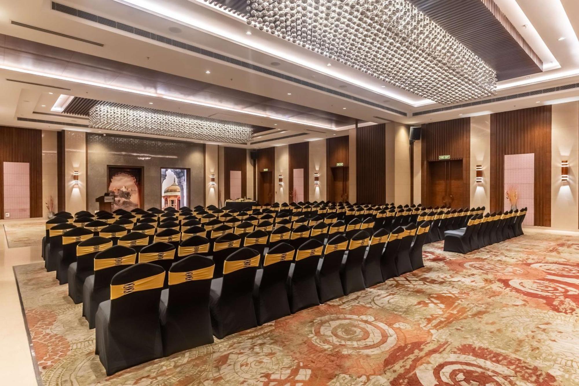 Radisson Blu Hotel, Greater Noida Εξωτερικό φωτογραφία The Grand Ballroom