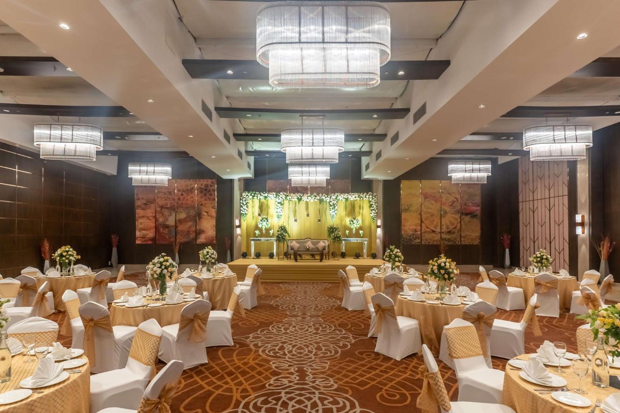 Radisson Blu Hotel, Greater Noida Εξωτερικό φωτογραφία The Grand Ballroom