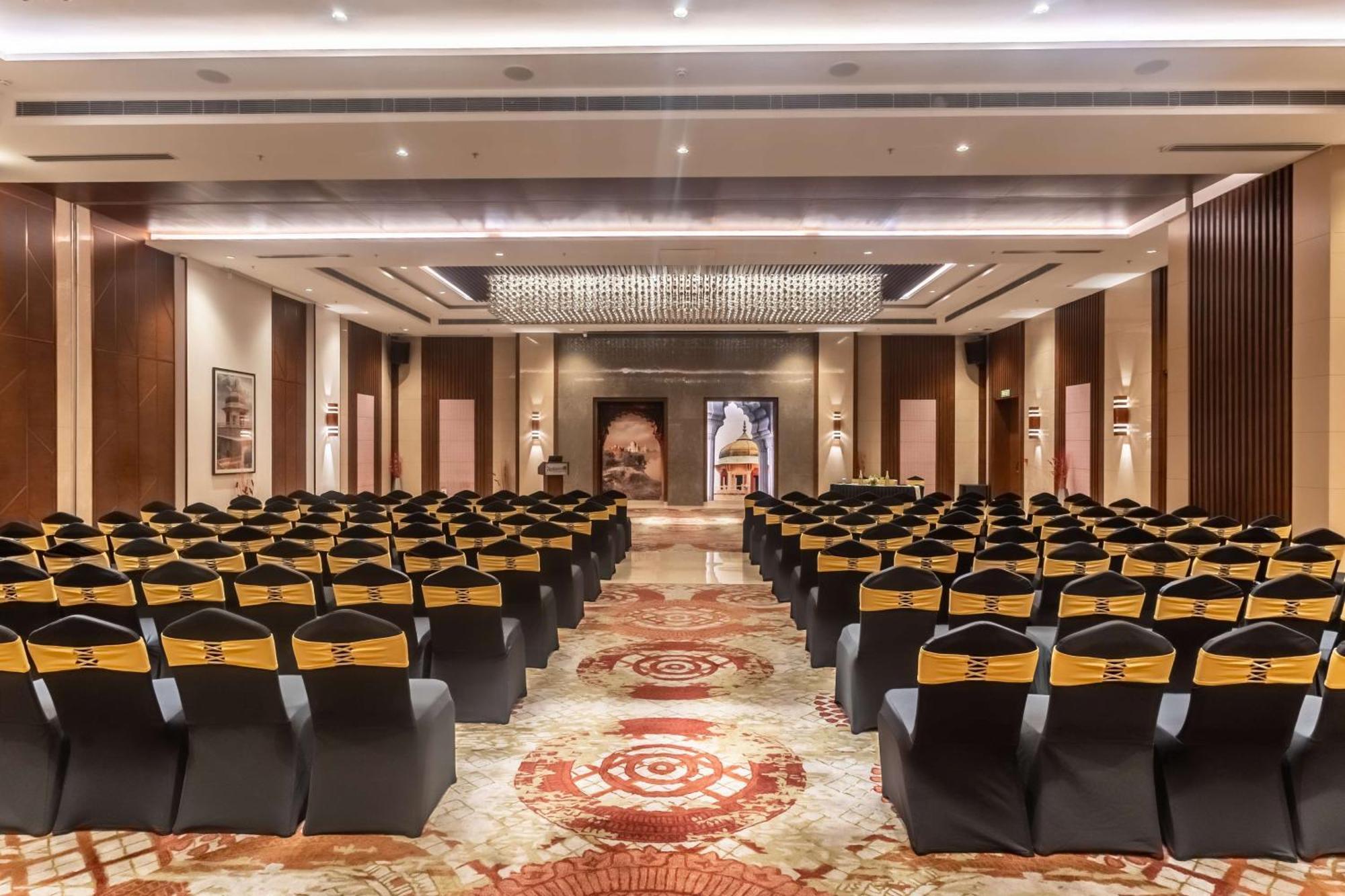 Radisson Blu Hotel, Greater Noida Εξωτερικό φωτογραφία The Grand Ballroom