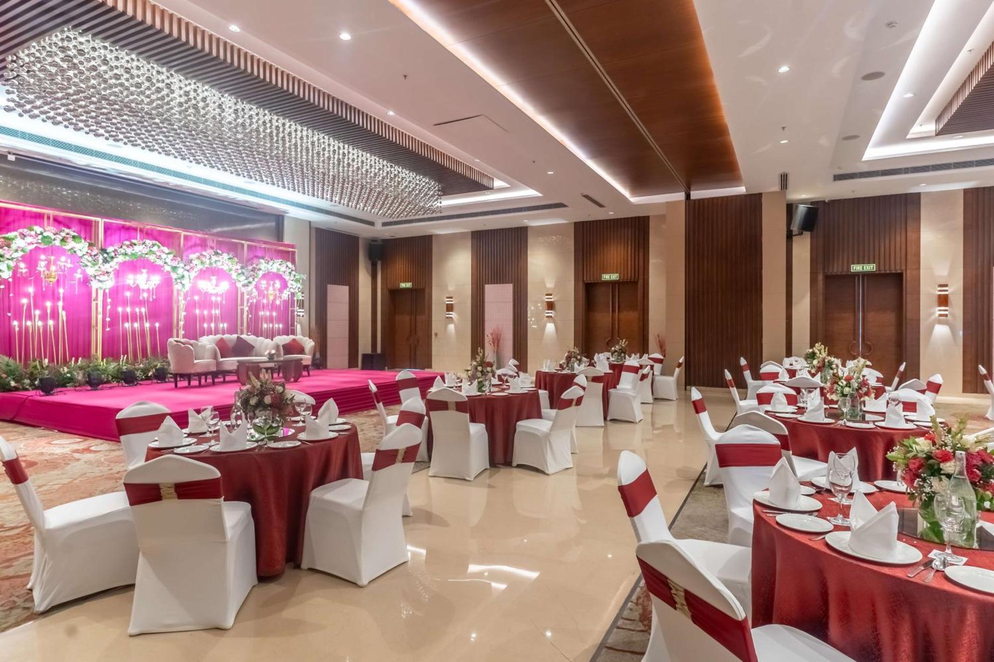 Radisson Blu Hotel, Greater Noida Εξωτερικό φωτογραφία The Grand Ballroom