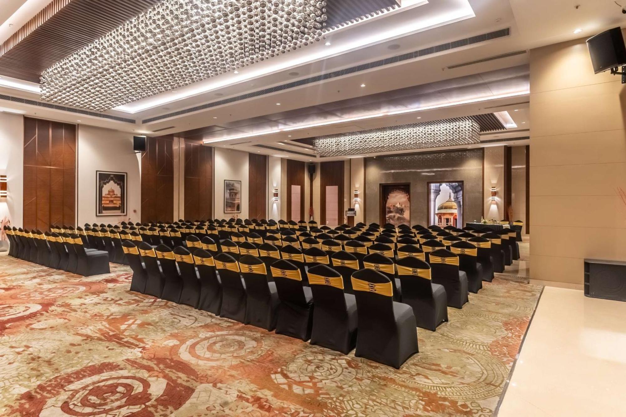 Radisson Blu Hotel, Greater Noida Εξωτερικό φωτογραφία The Grand Ballroom