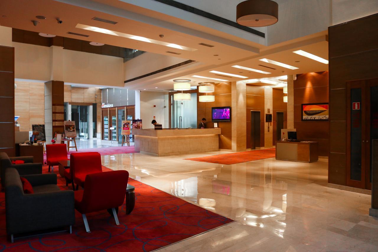 Radisson Blu Hotel, Greater Noida Εξωτερικό φωτογραφία Lobby