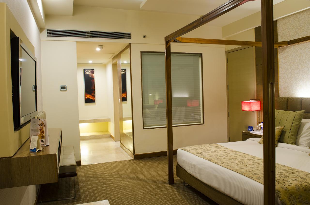 Radisson Blu Hotel, Greater Noida Εξωτερικό φωτογραφία A room at the Taj Bengal